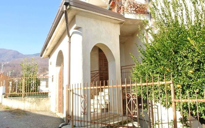 appartamento in vendita a San Vincenzo La Costa in zona Gesuiti