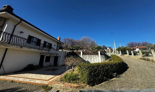 casa indipendente in vendita a San Vincenzo La Costa