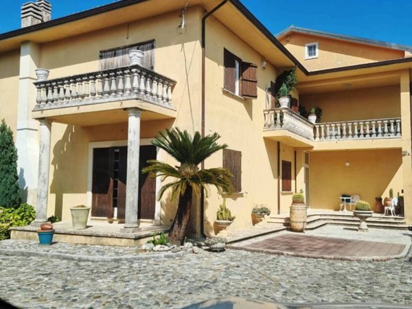 casa indipendente in vendita a San Vincenzo La Costa