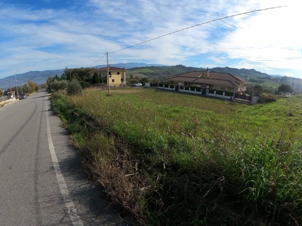 casa indipendente in vendita a San Vincenzo La Costa