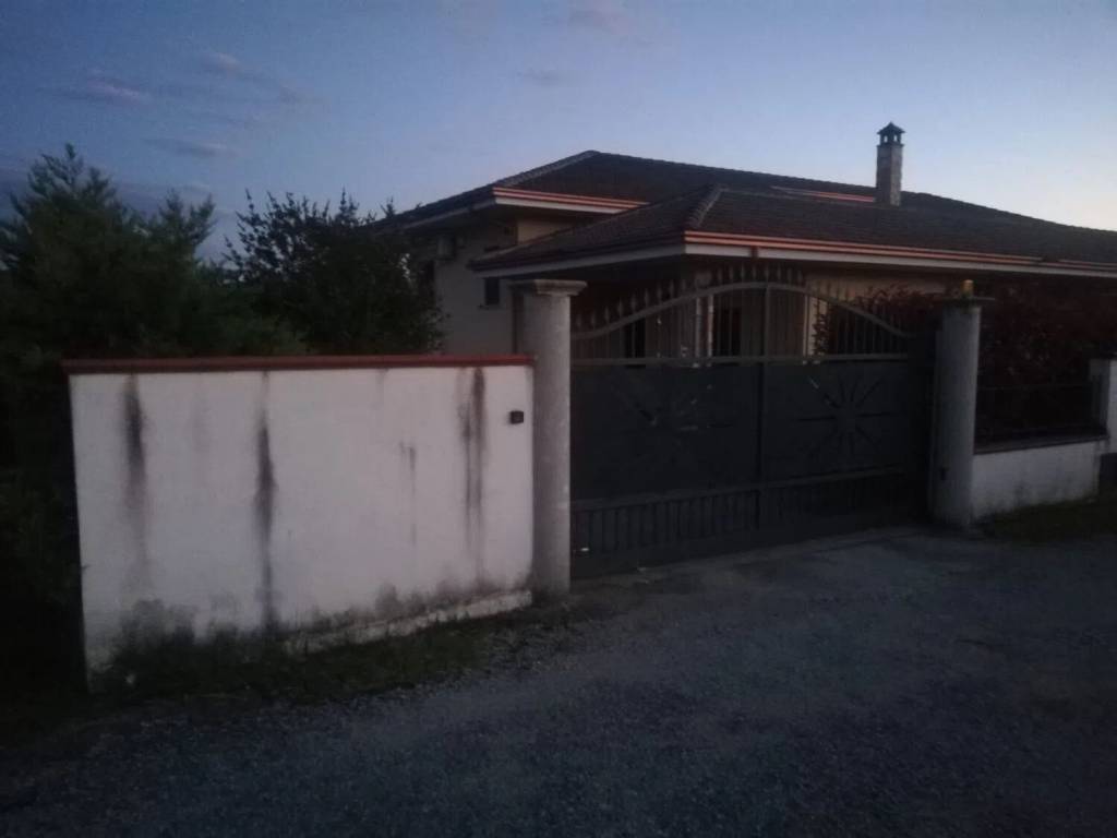 casa indipendente in vendita a San Vincenzo La Costa