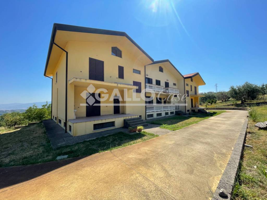 villa in vendita a San Vincenzo La Costa