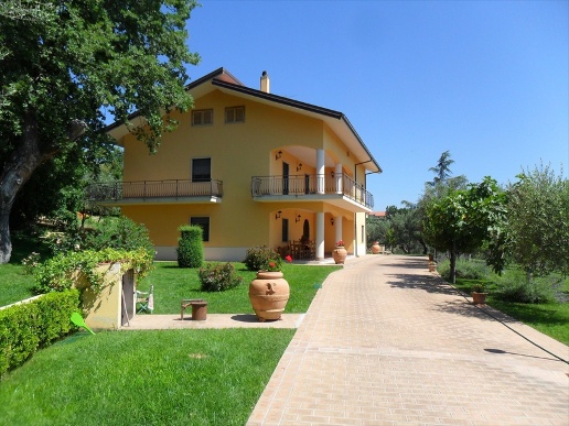 casa indipendente in vendita a San Vincenzo La Costa