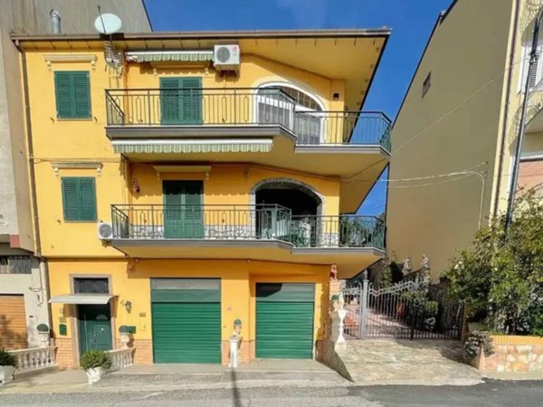 casa indipendente in vendita a Saracena