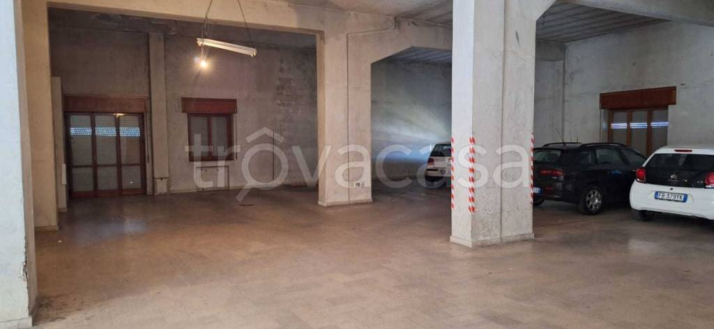 negozio in vendita a Saracena