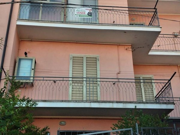 intera palazzina in vendita a Saracena