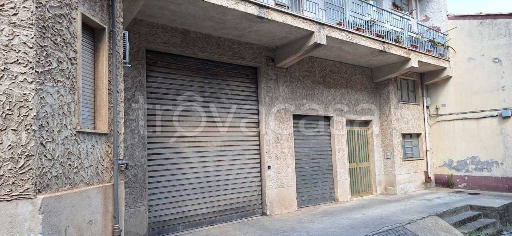 negozio in vendita a Saracena
