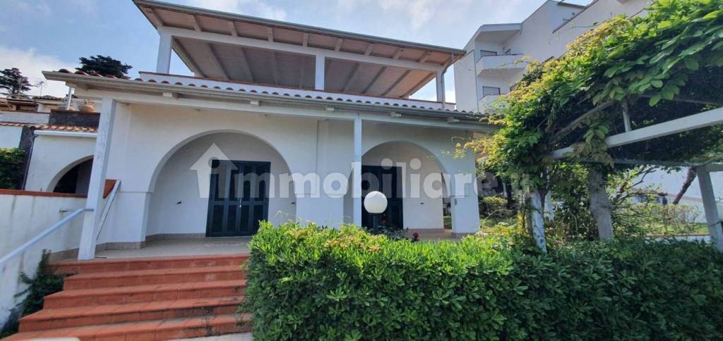 casa indipendente in vendita a Scalea