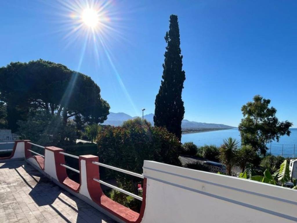 casa indipendente in vendita a Scalea