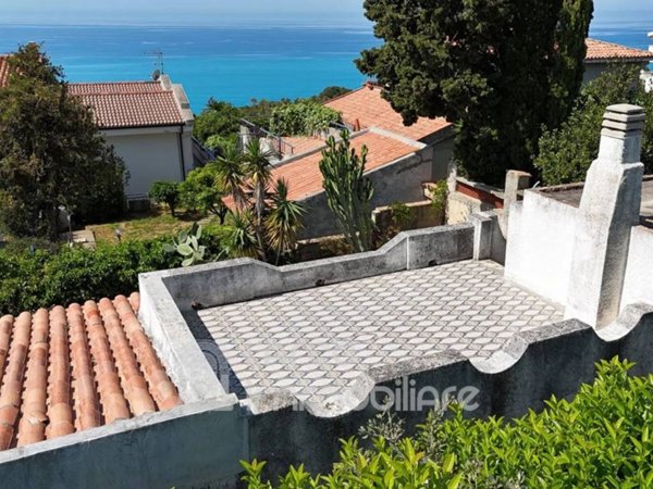 casa indipendente in vendita a Scalea