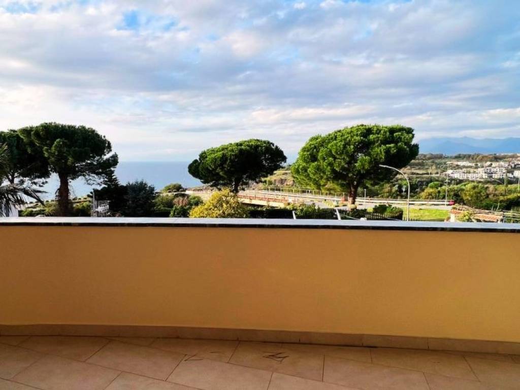 casa indipendente in vendita a Scalea