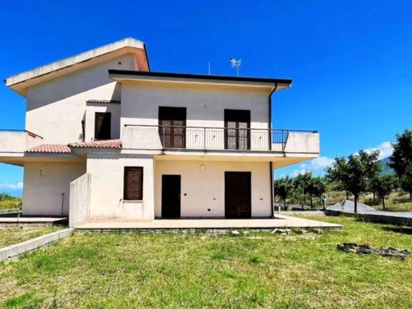 casa indipendente in vendita a Scalea