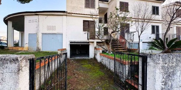 casa indipendente in vendita a Scalea