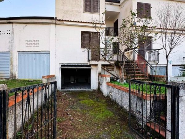 casa indipendente in vendita a Scalea