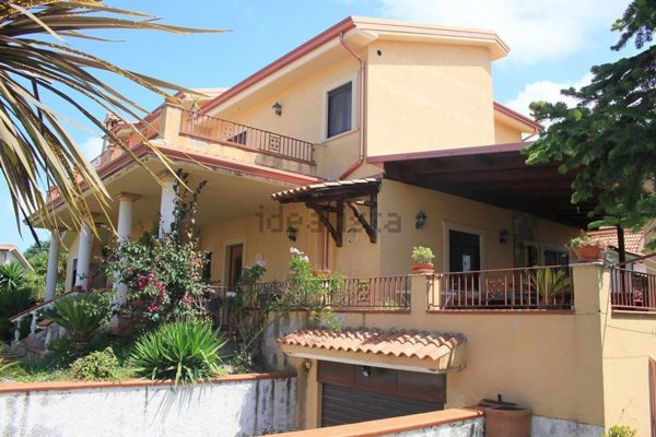 casa indipendente in vendita a Scalea
