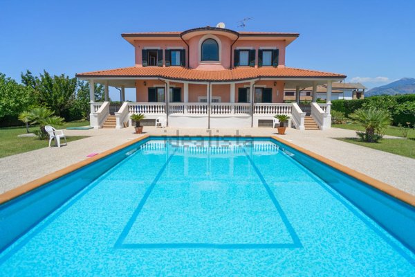 casa indipendente in vendita a Scalea