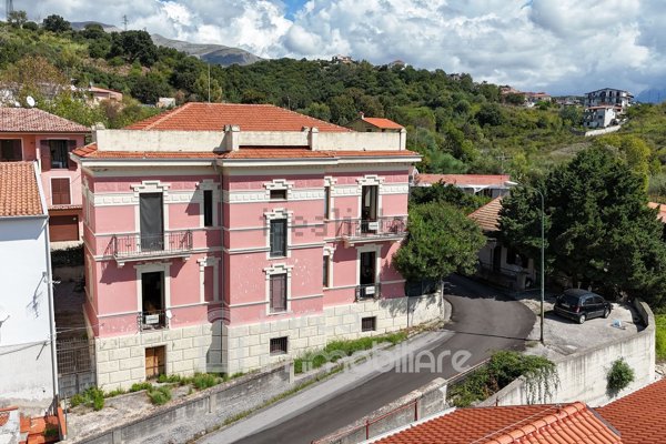 casa indipendente in vendita a Scalea