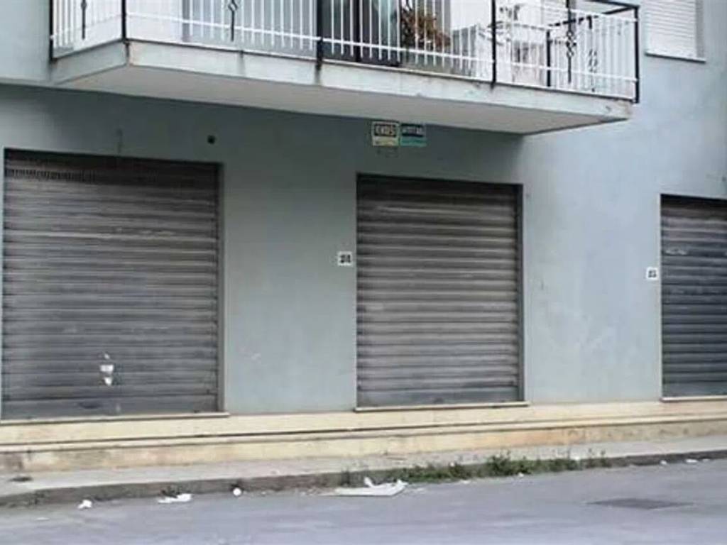 negozio in vendita a Scalea