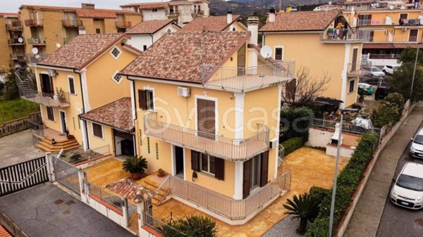 casa indipendente in vendita a Scalea