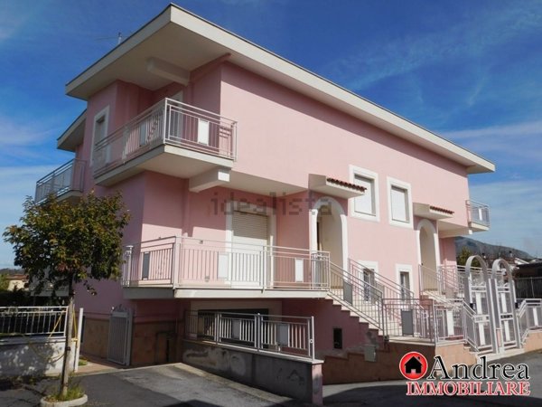 casa indipendente in vendita a Scalea