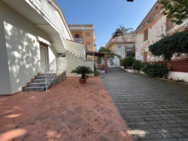 casa indipendente in vendita a Scalea