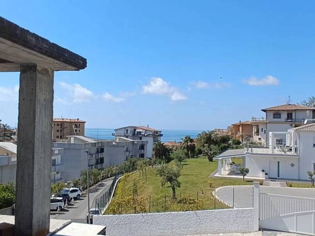 casa indipendente in vendita a Scalea