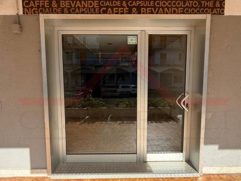 negozio in vendita a Scalea