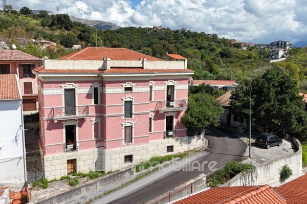 casa indipendente in vendita a Scalea