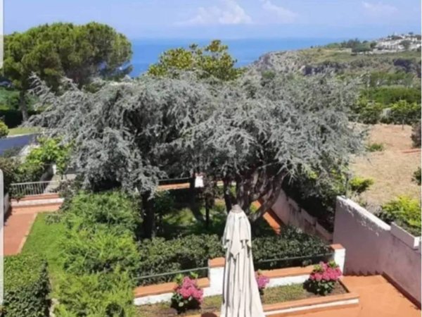 casa indipendente in vendita a Scalea