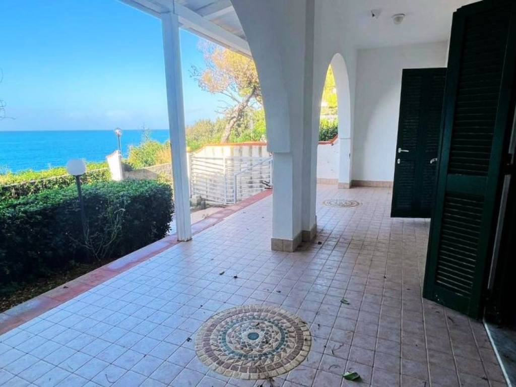 casa indipendente in vendita a Scalea