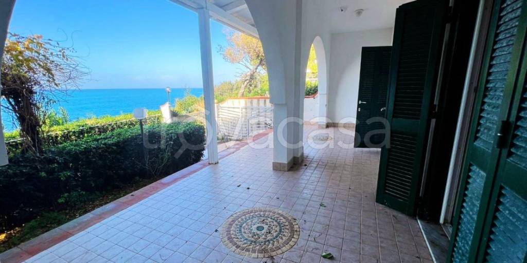 casa indipendente in vendita a Scalea