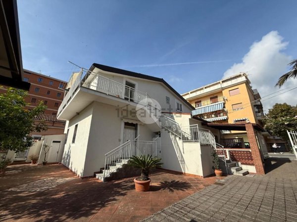 casa indipendente in vendita a Scalea