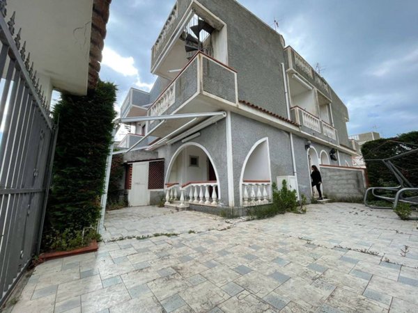 casa indipendente in vendita a Scalea