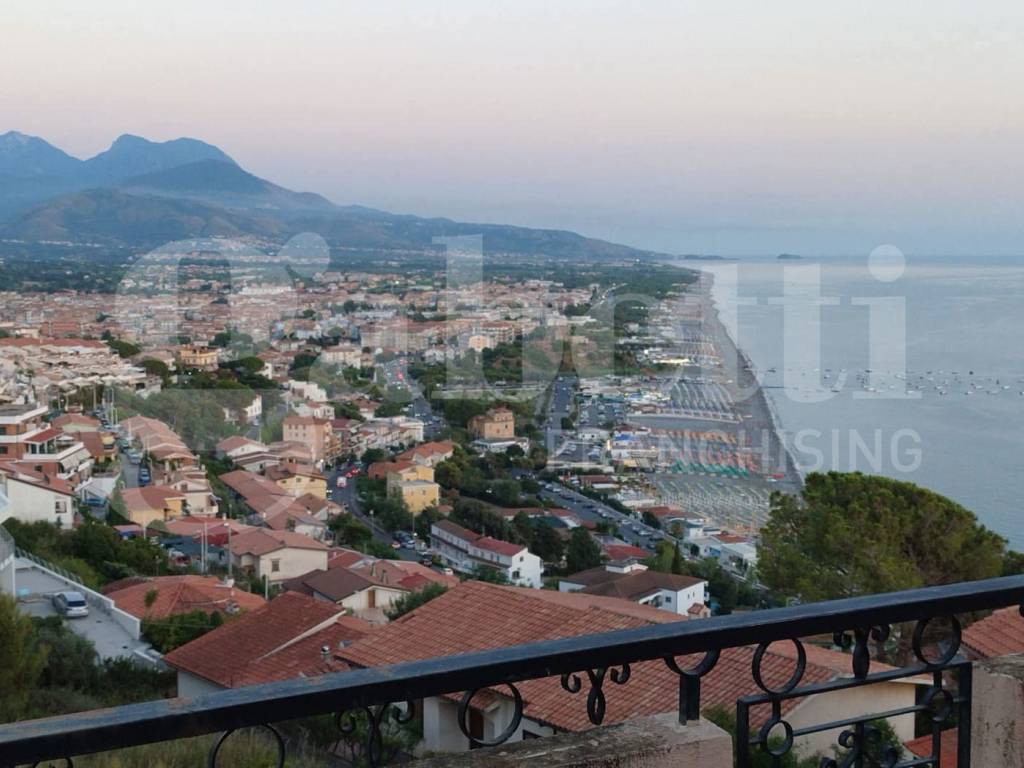 appartamento in vendita a Scalea