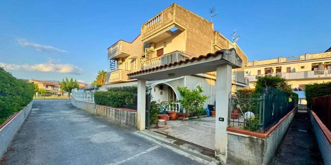 casa indipendente in vendita a Scalea