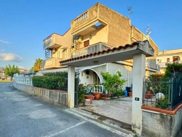 casa indipendente in vendita a Scalea