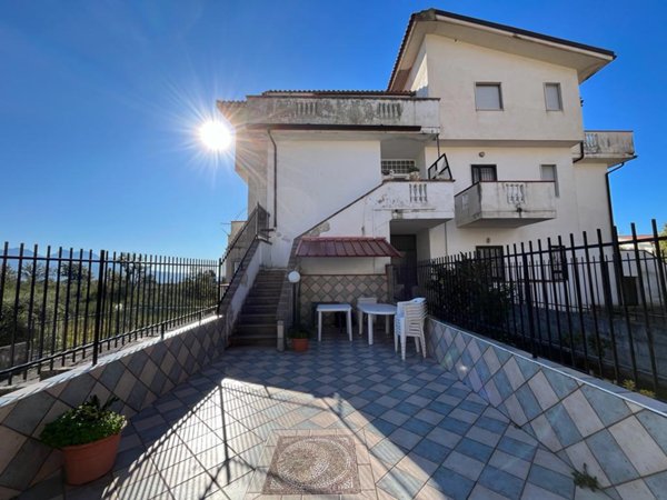casa indipendente in vendita a Scalea
