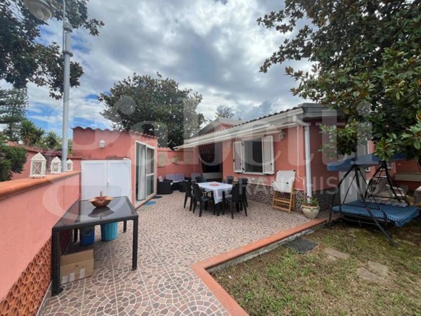 casa indipendente in vendita a Scalea