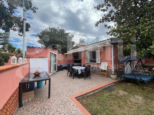 casa indipendente in vendita a Scalea