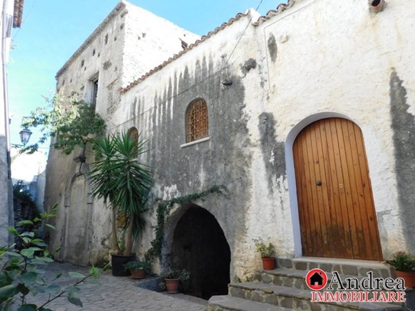intera palazzina in vendita a Scalea