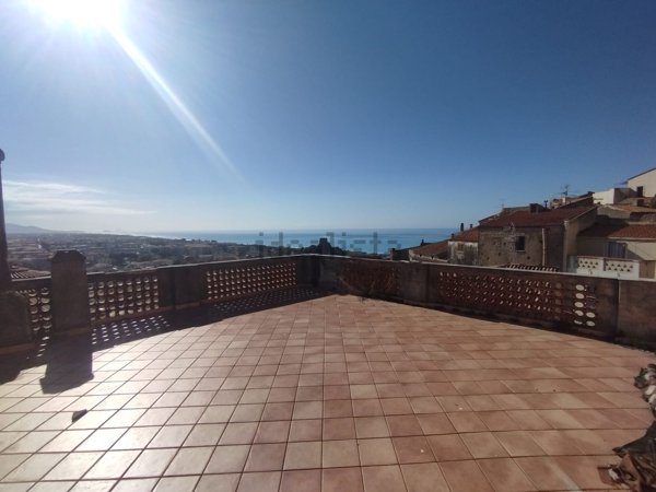 casa semindipendente in vendita a Scalea