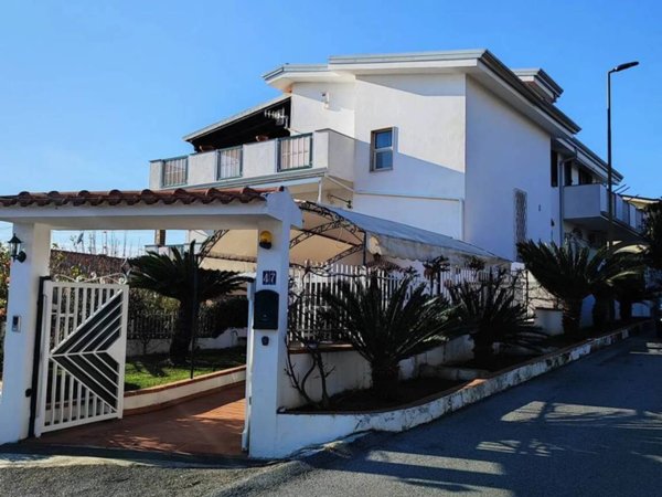 casa indipendente in vendita a Scalea