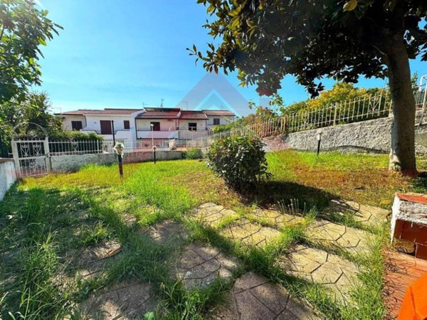 casa indipendente in vendita a Scalea