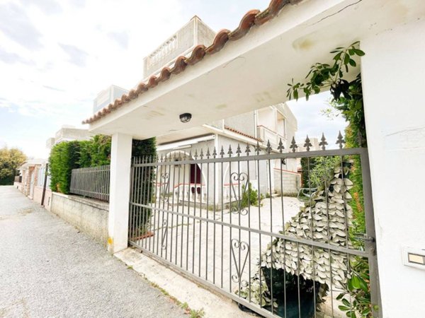 casa indipendente in vendita a Scalea