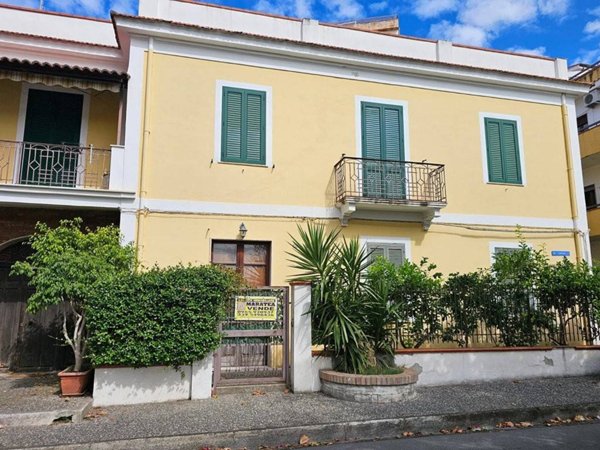 casa indipendente in vendita a Scalea
