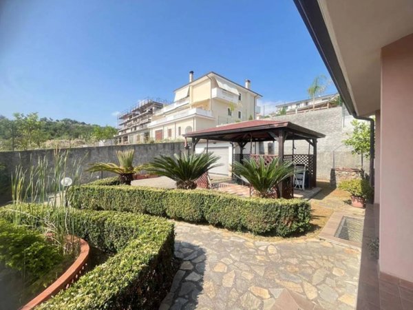 casa indipendente in vendita a Scalea