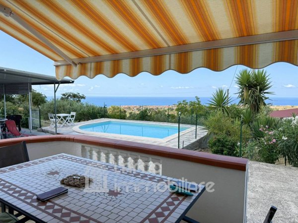 casa indipendente in vendita a Scalea
