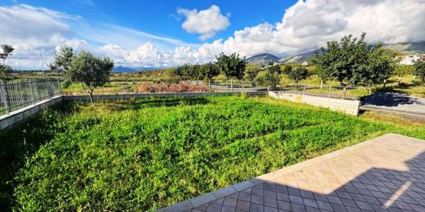 casa indipendente in vendita a Scalea