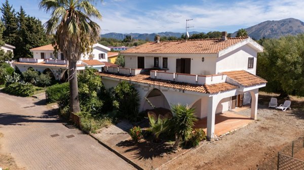 casa indipendente in vendita a Scalea