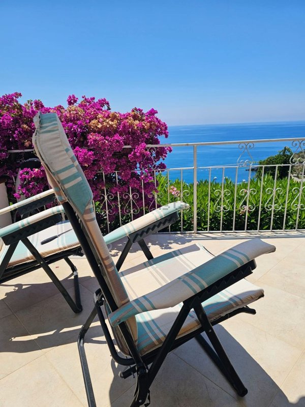 casa indipendente in vendita a Scalea